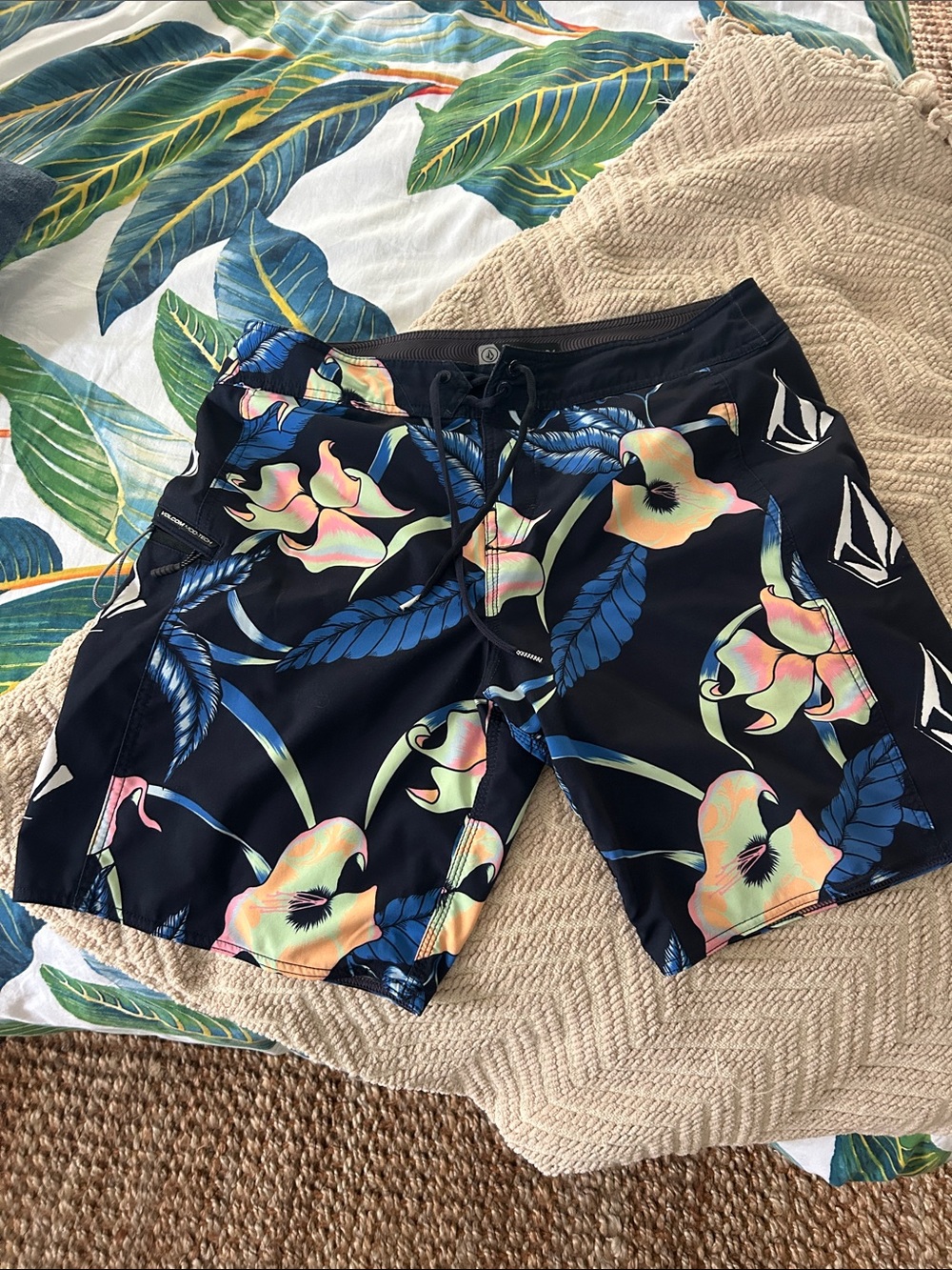 Men’s Volcom Mod-Tech Swim Shorts